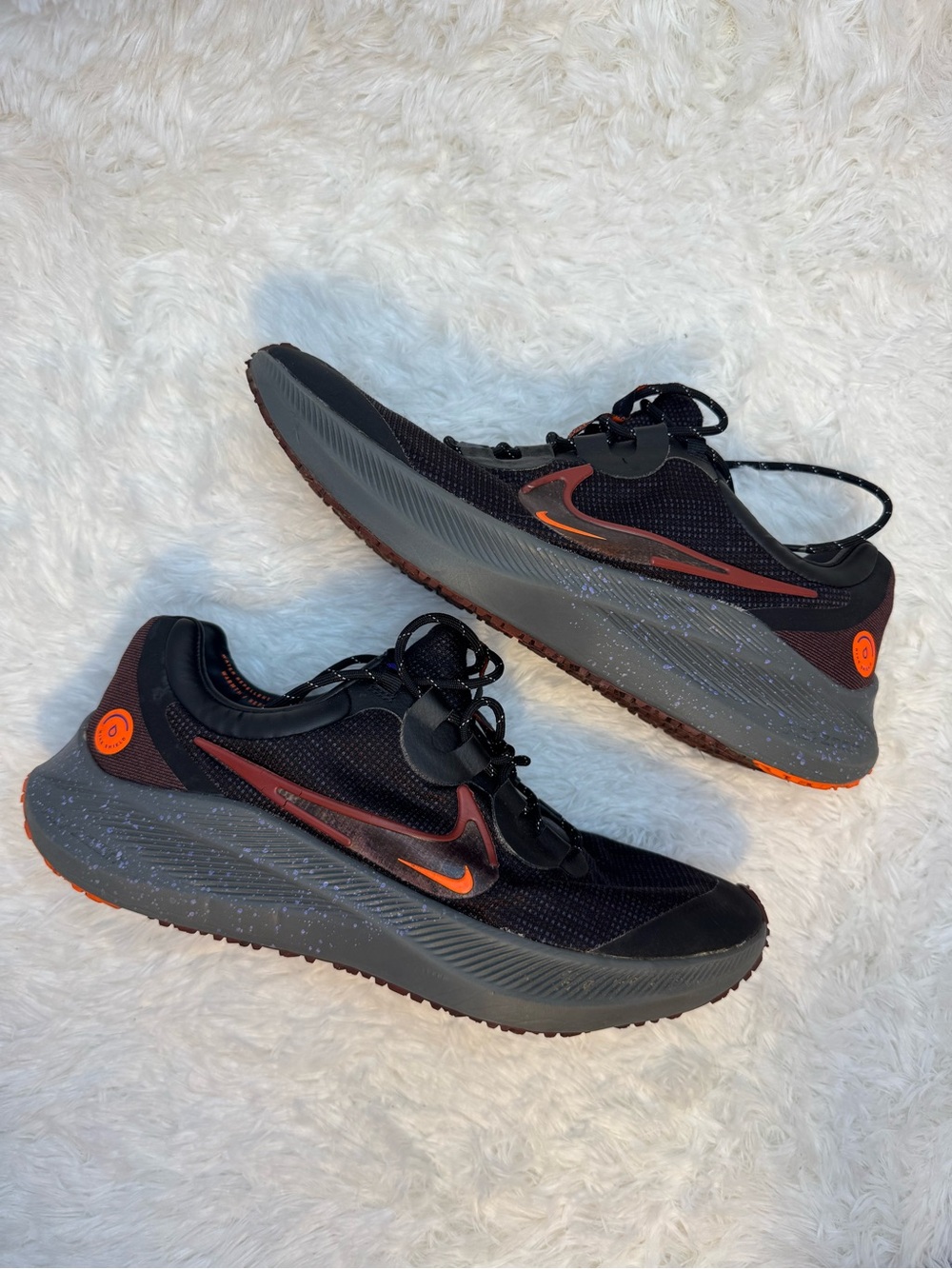 Nike Zoom Winflo 8 Shield Black Bronze Eclipse men’s sneakers 10 US running